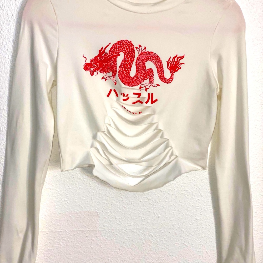 •It has stretch, it is like a large size but it is reduced to a size S / M